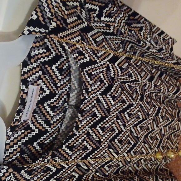 Shirt - Picture 2 of 3